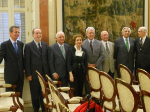 Algunos de los miembros del Foro Debate Cádiz 2012 que participaron en el acto.